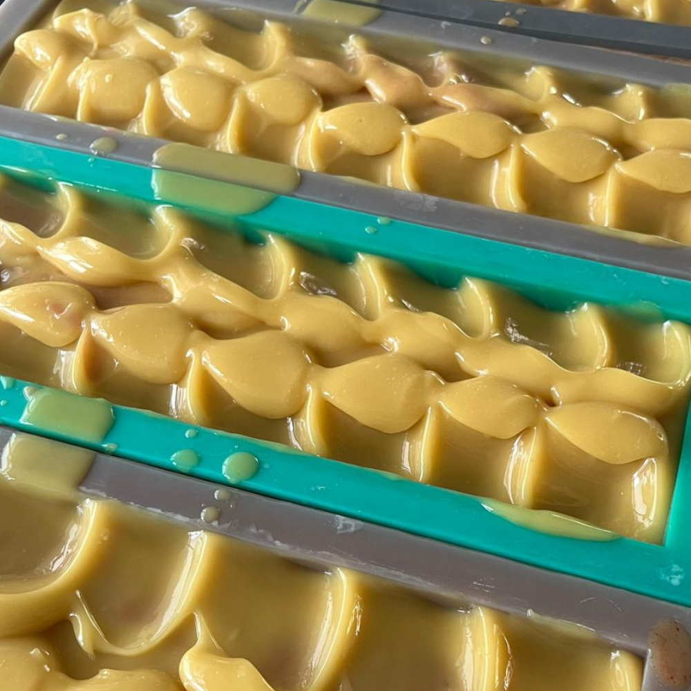 Sohava Blends Handcrafted Manjistha & Papaya Cold Pressed Soap | Suitable for all skin types, best works for Normal to combination skin | 100 gms